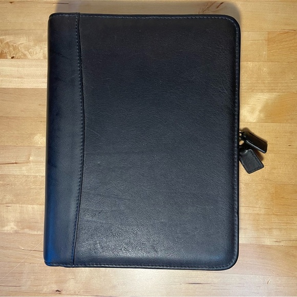 Day Timer Leather Binder crafted in Canada - Picture 1 of 16